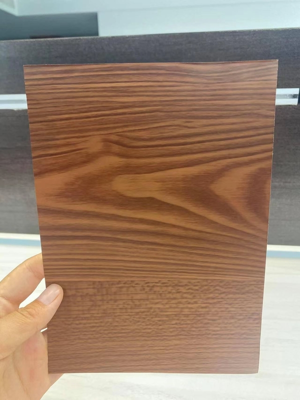 Fabbricazione di pannelli compositi di alluminio per rivestimento di pareti di tende, di pareti esterne e di decorazioni interne