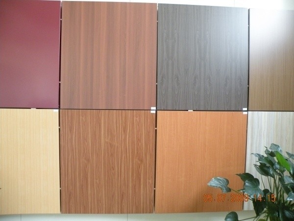 Fabbricazione di pannelli compositi di alluminio per rivestimento di pareti di tende, di pareti esterne e di decorazioni interne