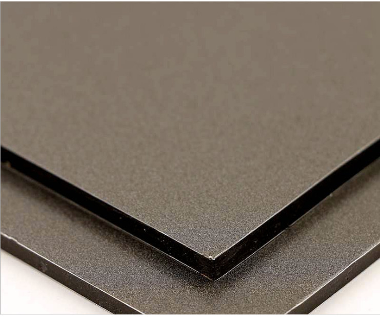 Pannello composito di alluminio ad alto lucido che protegge la superficie con rivestimento nano-PVDF e vernice auto-pulizia