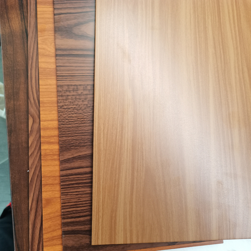 Dimensioni e colori versatili disponibili per pannelli compositi in alluminio di legno con laminazione a pellicola PVDF