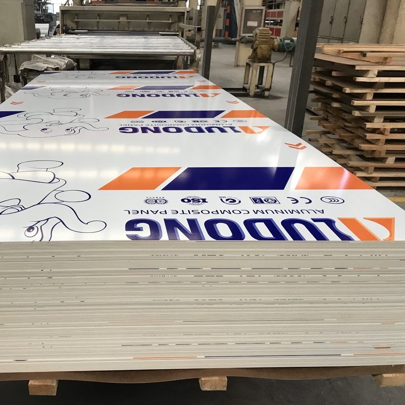 Fornitore Disegno di pannello composito di alluminio ignifugo per pareti di tenda