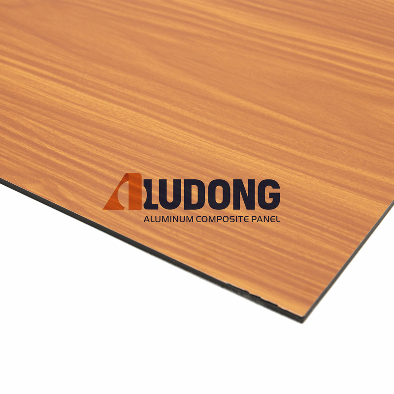 Pannello composito di alluminio ad alto lucido che protegge la superficie con rivestimento nano-PVDF e vernice auto-pulizia
