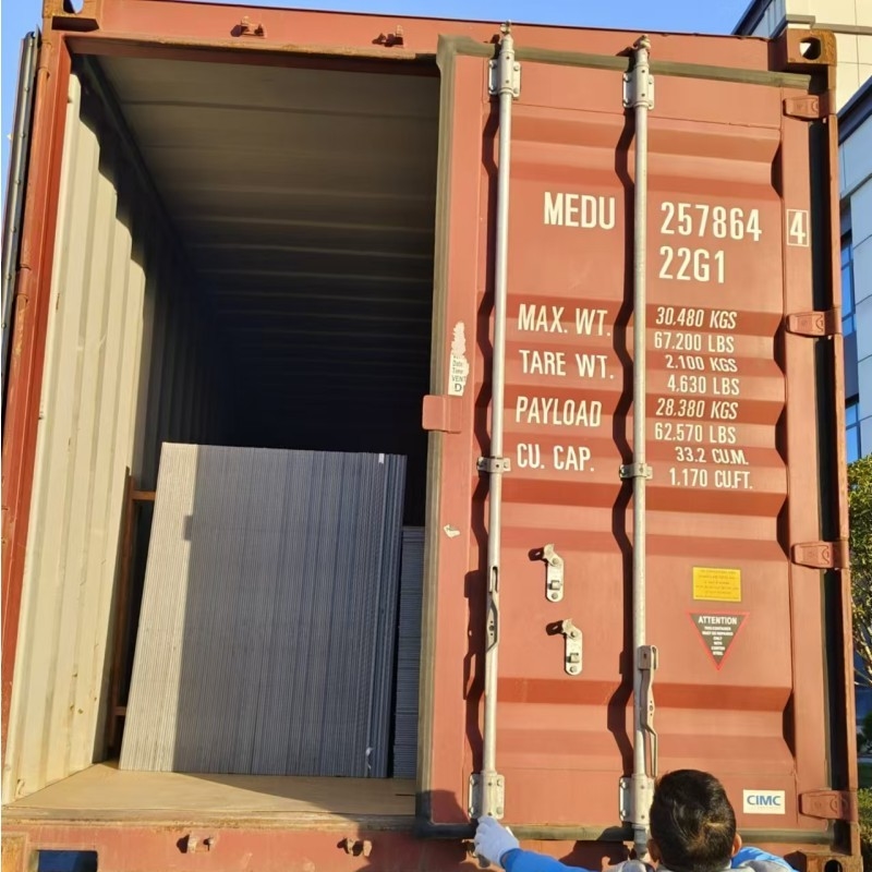 Proteggete il vostro edificio con pannelli compositi in alluminio PVDF La soluzione definitiva per la costruzione contemporanea