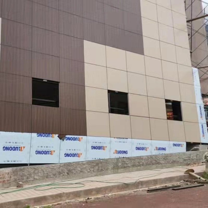 Pannello composito in alluminio PVDF ignifugo di grado B1 per decorazione di pareti esterne