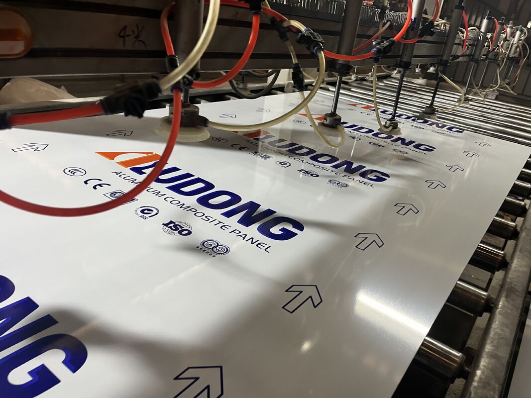 4*0,40mm FR B1 Grade Fire Retardant Aluminum Composite Panel per centri commerciali, hotel, stazioni ferroviarie ecc.