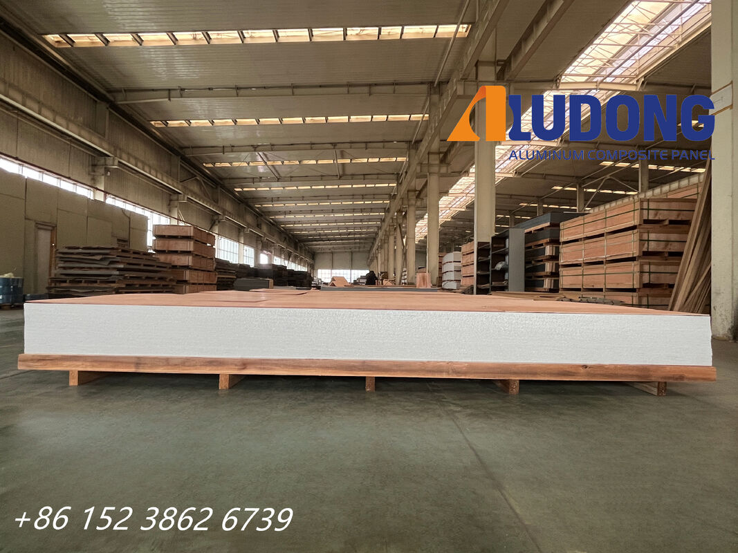 FR PVDF di grado B1 rivestito di pannelli compositi di alluminio ignifugo spessore 4 mm per edifici