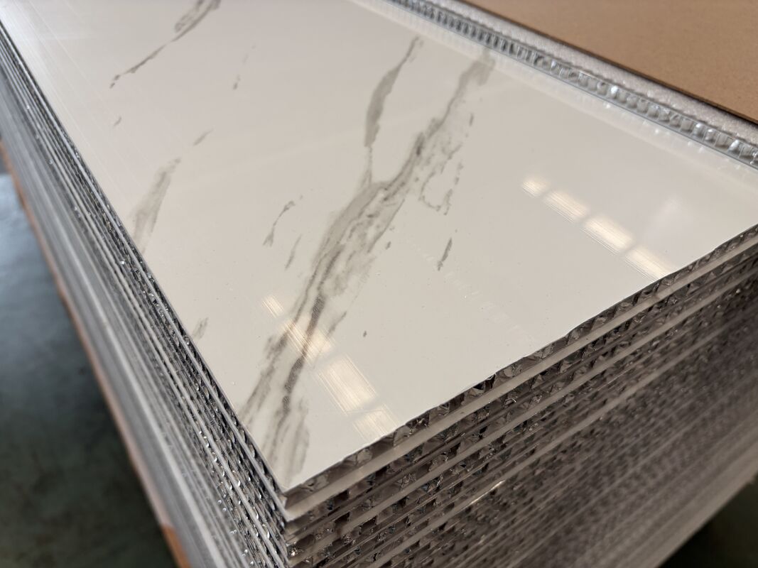 Pannello a nido d'ape in alluminio per soffitti, coperture, rivestimenti interni ed esterni