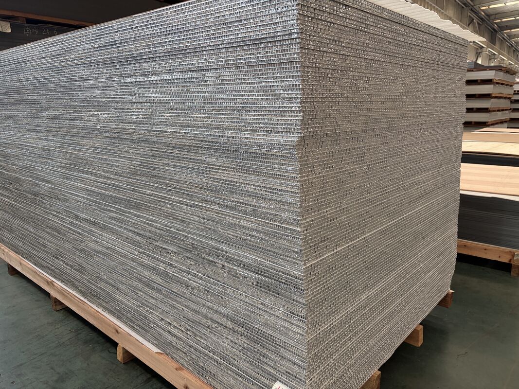 Pannello a nido d'ape in alluminio per soffitti, coperture, rivestimenti interni ed esterni