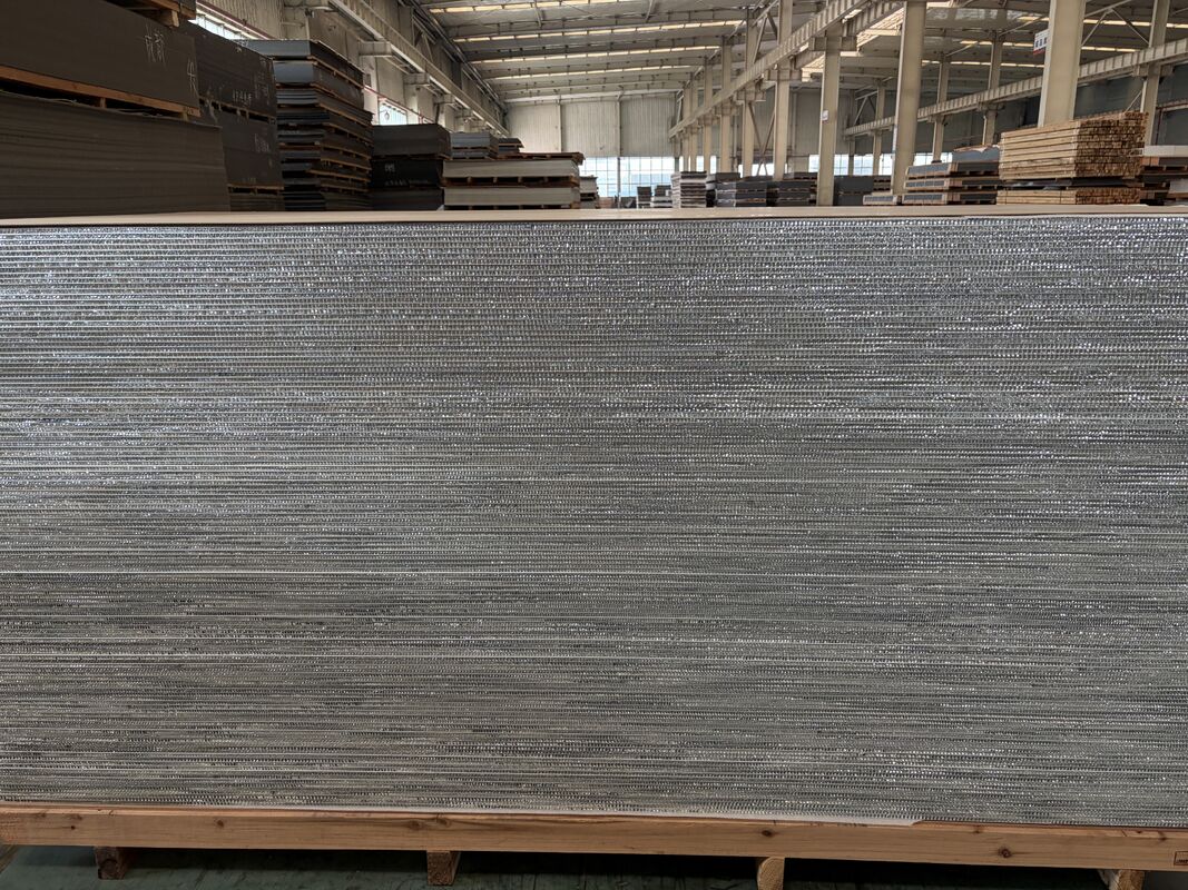 Pannello a nido d'ape in alluminio per soffitti, coperture, rivestimenti interni ed esterni