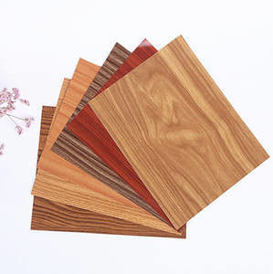 In magazzino 1220*2440mm pannelli compositi in alluminio Modello di legno, resistenza elevata a muffe per decorazioni d'interni CE certificato