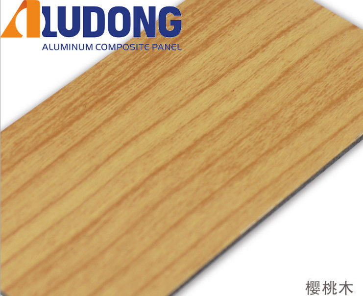 Produttore diretto Rivestimento PVDF ACP a grano di legno da 5 mm, antiroventico e ignifugo per pareti a tenda Supporto tecnico 24 ore su 24, 7 giorni su 7.