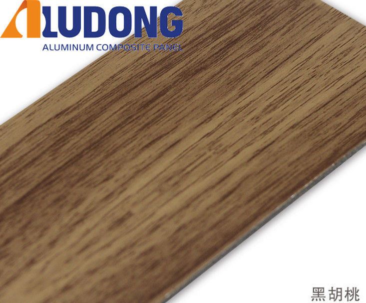 Produttore diretto Rivestimento PVDF ACP a grano di legno da 5 mm, antiroventico e ignifugo per pareti a tenda Supporto tecnico 24 ore su 24, 7 giorni su 7.
