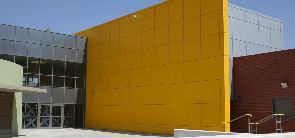 Pannello composito in alluminio ad alto lucido con rivestimento PVDF Protezione definitiva per la superficie del tuo edificio