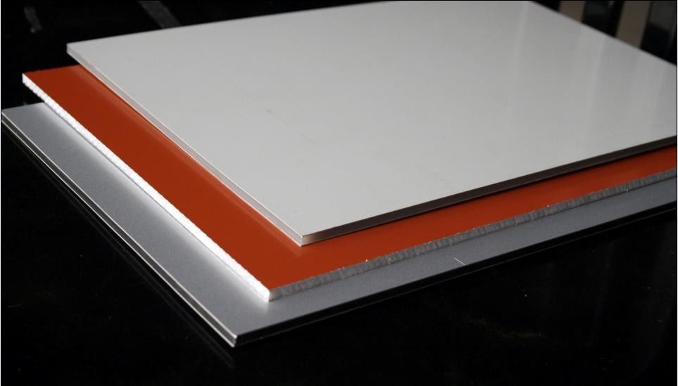 Pannello composito di alluminio di alta lucente ACP alucobond disegno per rivestimento di cartelloni, rivestimenti per pareti di tenda e decorazioni interne Rifugio interno