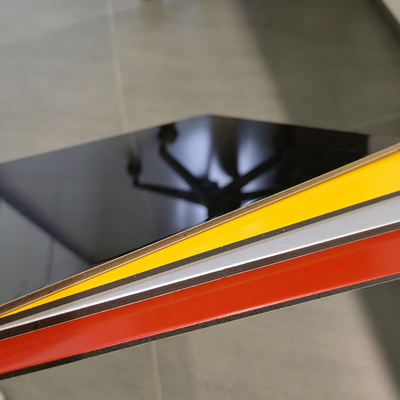 il pannello composito di alluminio ACP di colore nero del PE di 1220mm riveste per la decorazione