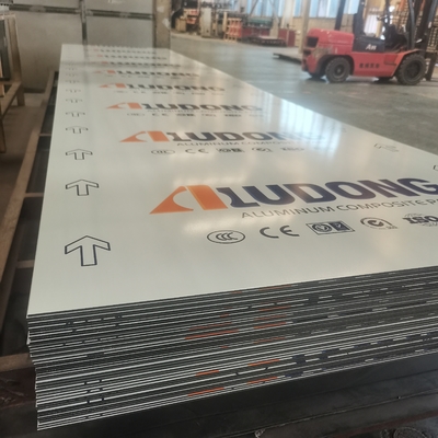 Pannello composito di alluminio PVDF liscio per la protezione del soffitto a lungo termine