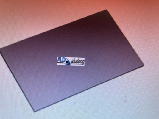 Foglio di alluminio solido avanzato con una vasta gamma di dimensioni e rivestimento nano-PVDF per una progettazione leggera e durabilità