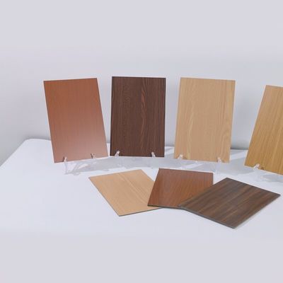 Pannello diretto in plastica di alluminio con venature del legno da 2 mm rivestito in PE, non infiammabile per foglio ACP di vendita calda del muro divisorio